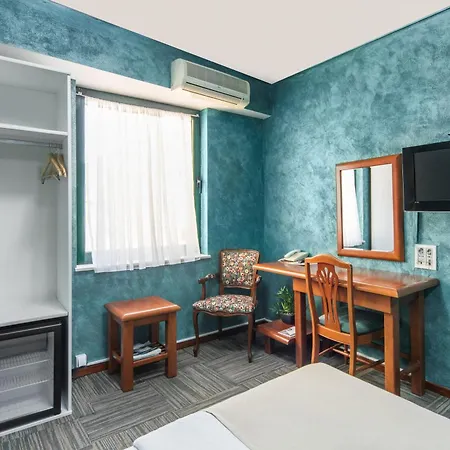 カーバー ホテル 3*