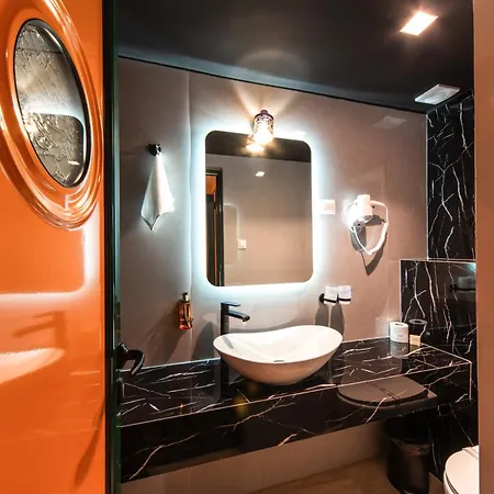 カーバー 3* ポドゴリツァ